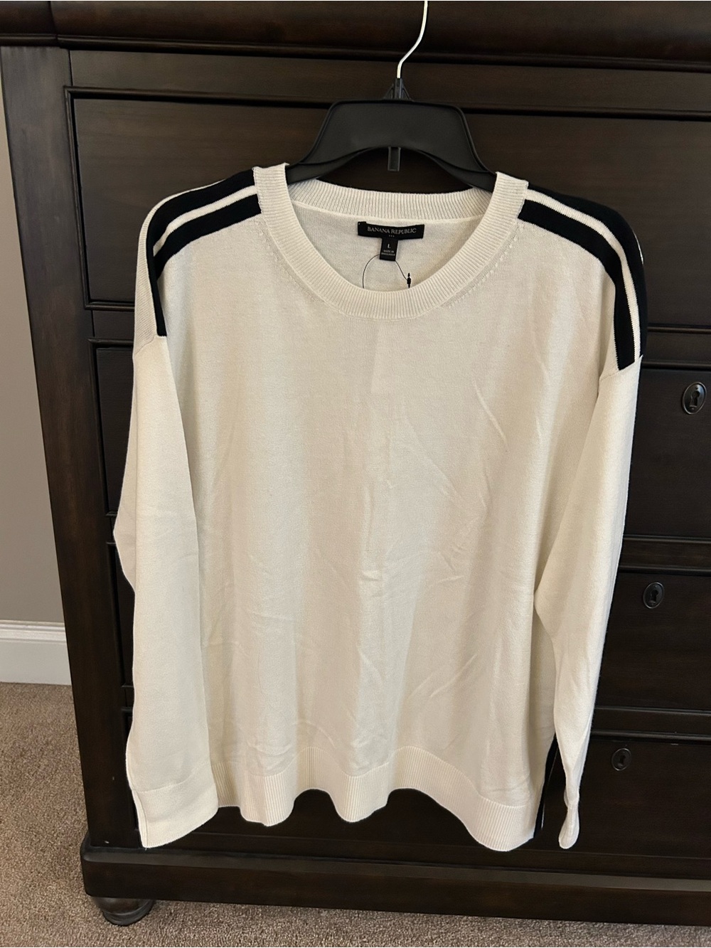 NWT New Banana Republic Cream Crewneck Sweater w/Black Shoulder Side Stripes